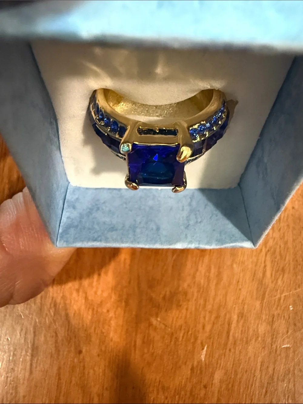 Vintage Gold-Tone Ring with Royal Blue Gemstone Accents Size 7.5
